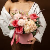 Шляпная коробка розовая размер М