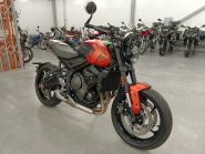 TRIUMPH TRIDENT660