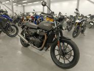 TRIUMPH SPEED TWIN 900