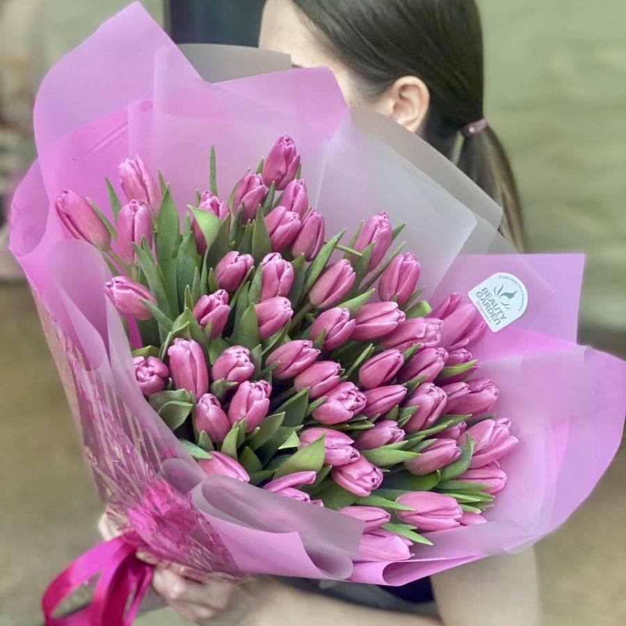 АКЦИЯ !Букет из малиновых тюльпанов