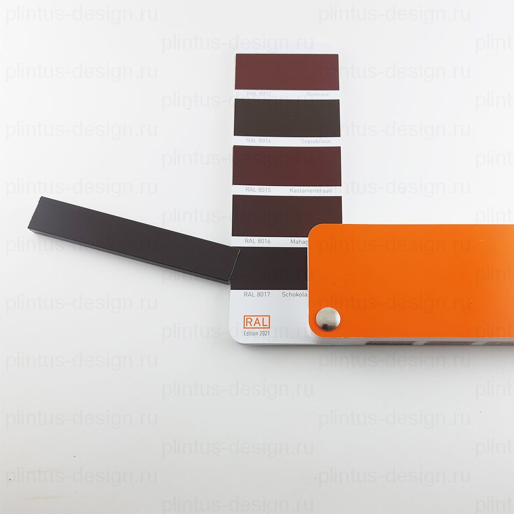 L-образный щелевой плинтус ФЕСО шоколадно-коричневый RAL8017