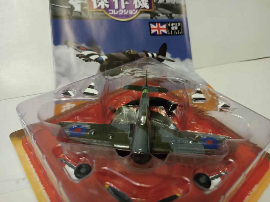 Британский  истребитель-бомбардировщик Hawker Typhoon в масштабе 1/72 IXO-DEAGOSTINI