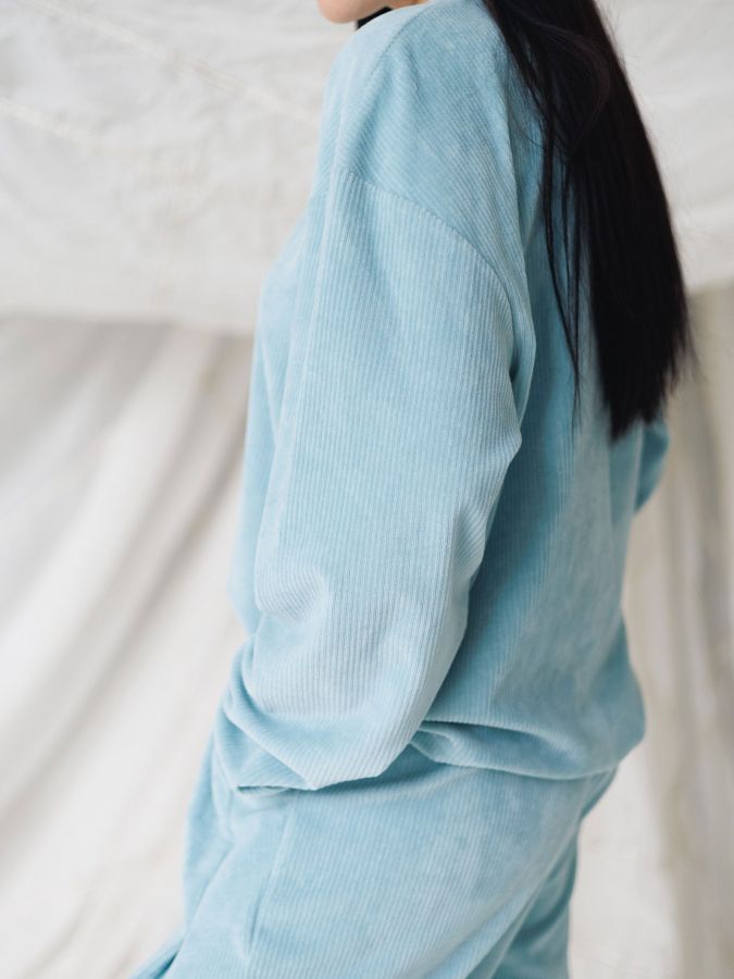 Кофта из вельвета голубая