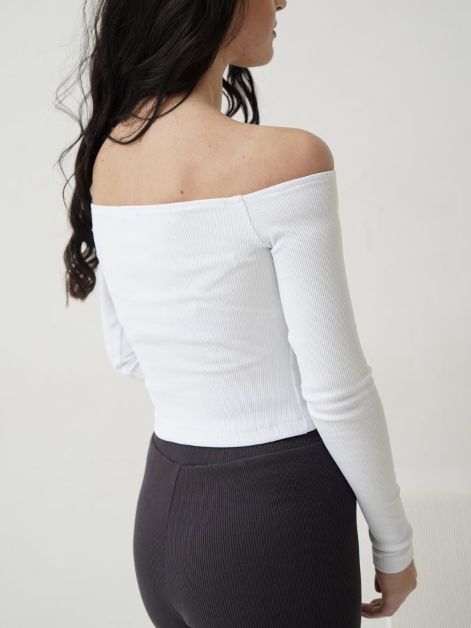 Топ с открытыми плечами белый