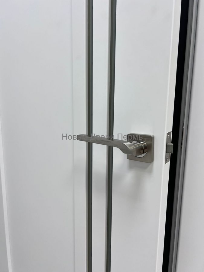 Модель 275 Эмалит Белый/ Черный лакобель Межкомнатная дверь