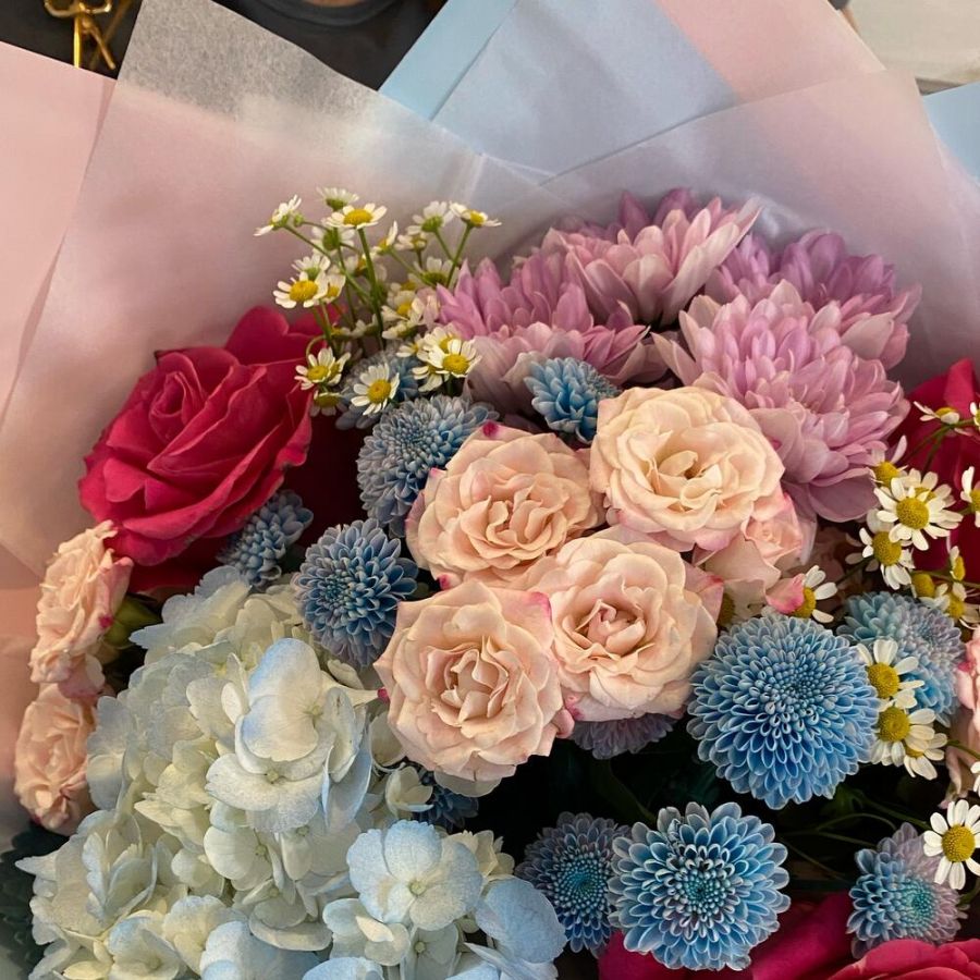 Букет голубо малиновый