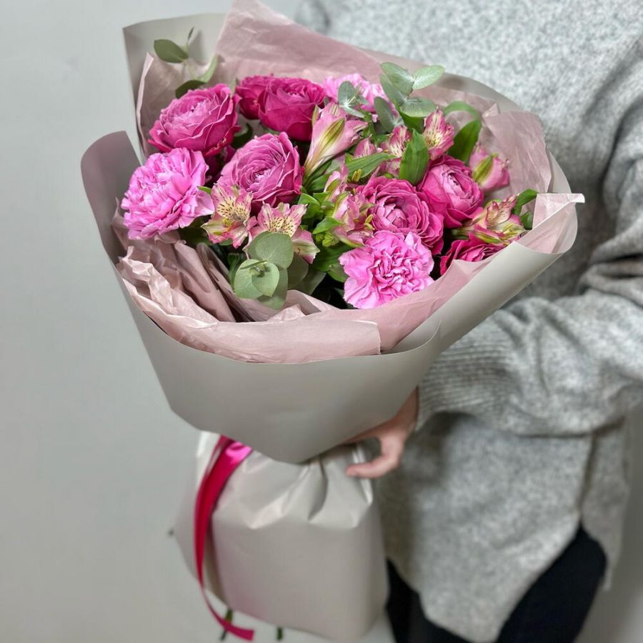 Красивый розовый букет