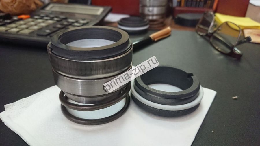 Торцевое уплотнение УТ2Ф: УТ2Ф.033, УТ2Ф.040.