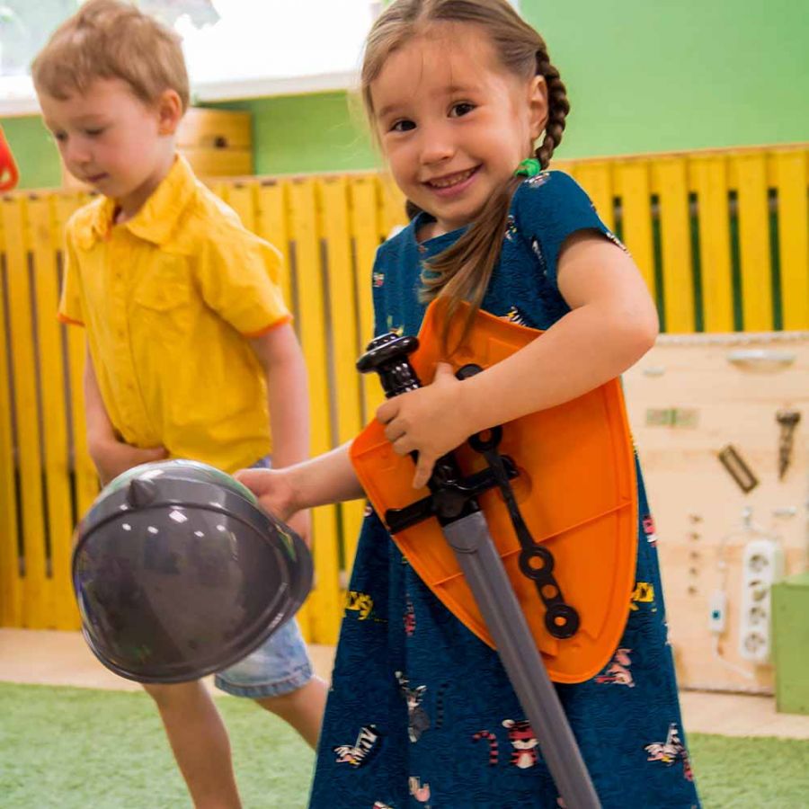 Набор оружия "Вояка" шлем, щит и меч КНОПА