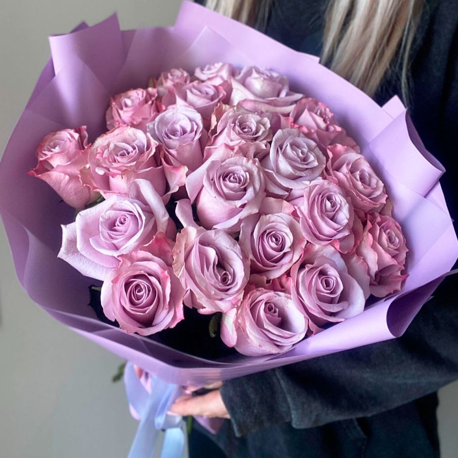 Букет из 21 сиреневой розы