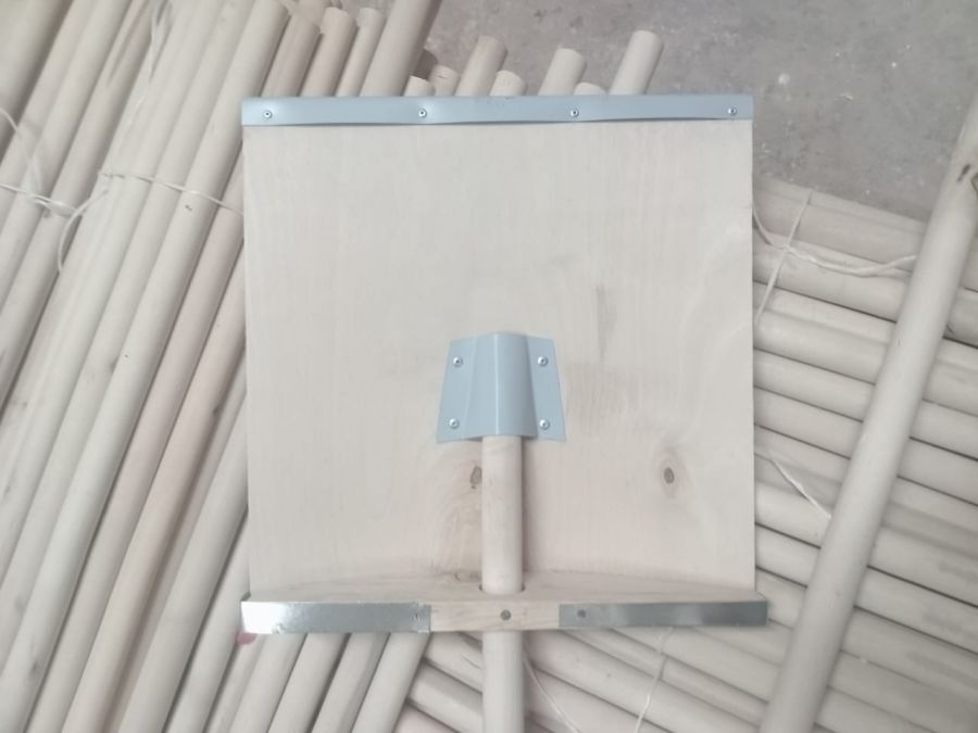 Лопата фанерная с черенком 380х380мм