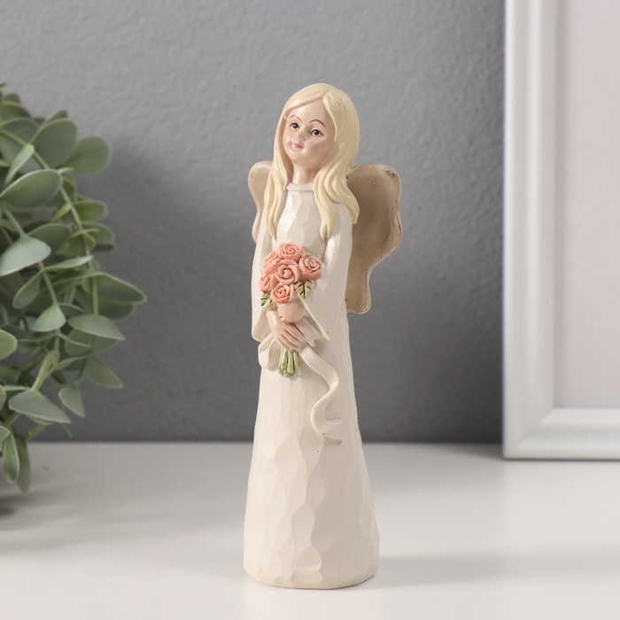 Сувенир полистоун "Ангел-девушка в белом платье с цветами/сердцем"