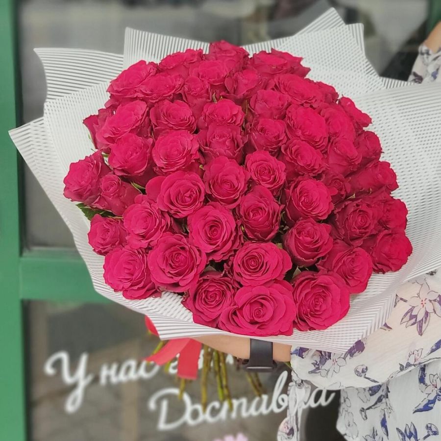 Букет красных роз 51шт