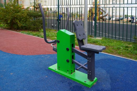 Тренажер силовой  уличный  «Жим к груди» с изменяемой нагрузкой ТР-1.64.1