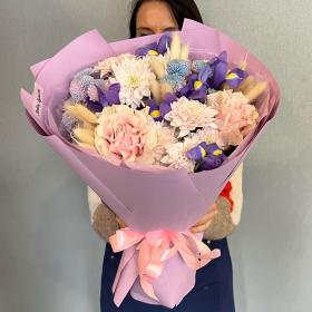 Букет розовый с ирисами