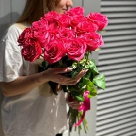 Малиновые розы