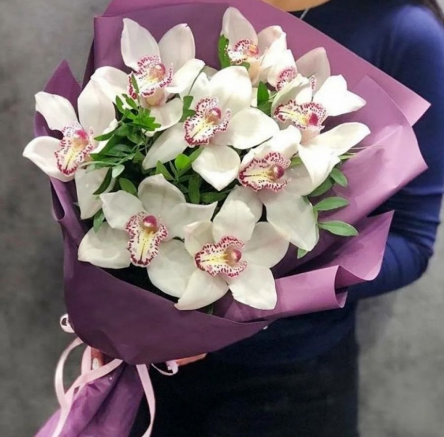 Букет из орхидей