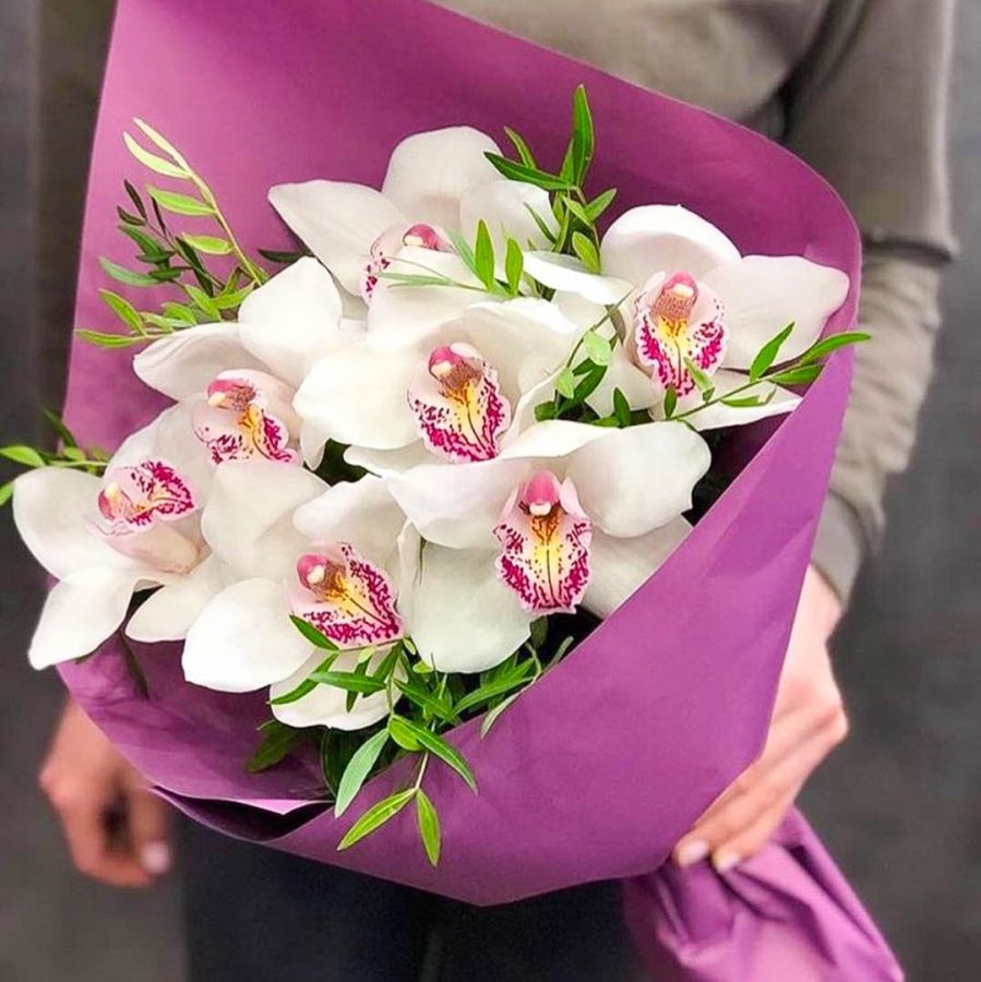 Белые орхидеи