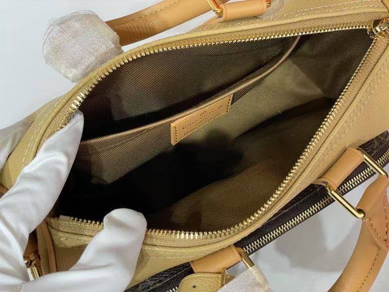 Louis Vuitton Keepall 25