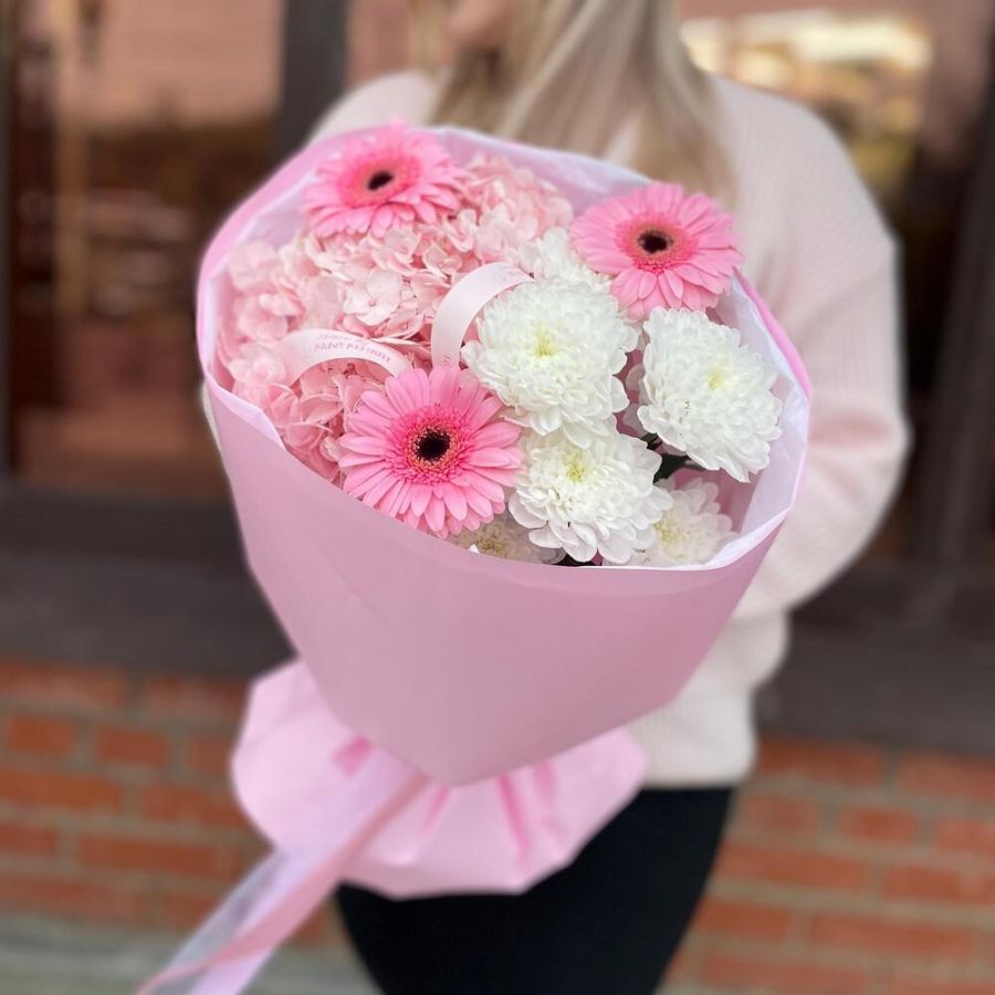 Букет "Лесная нимфа" из хризантем алтай, гермини, гортензии