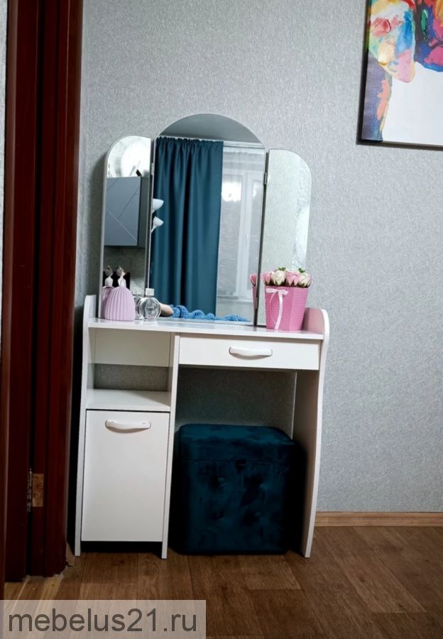 Стол туалетный София Т1