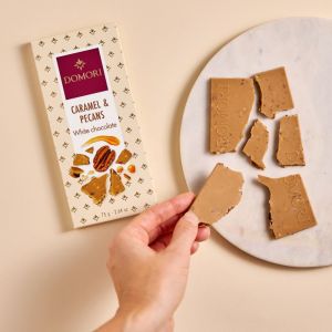 Шоколад белый с карамелью и орехом Пекан Domori White Chocolate Caramel Pecan - 75 г (Италия)